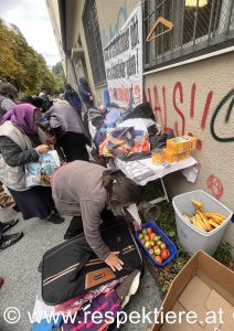 Obdachlosen-Flohmarkt vor dem Mutterhaus