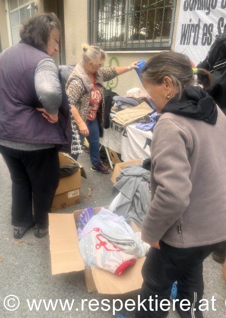 Obdachlosen-Flohmarkt vor dem Mutterhaus